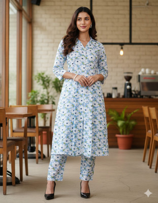Belvik Women Kurta Pant Set
