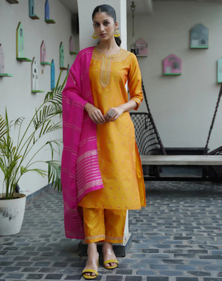 Skylee Women Kurta Pant Dupatta Set