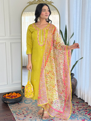 BHUMIKA CREATION Embellished Kurta, Trouser/Pant & Dupatta Set
