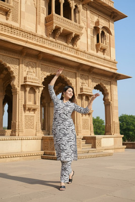 Bhagyesh Fashion Women Kurti Pant Set