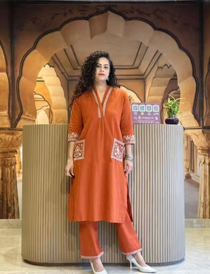 JE JITARWAL Women Kurta Pant Set