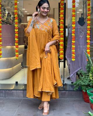 ETHICS FASHIONABLES Embroidered Kurta, Dhoti Pant & Dupatta Set