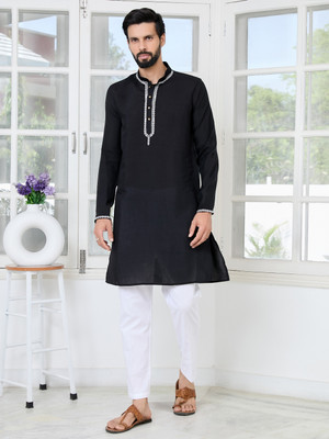 See Designs Men Solid Straight Kurta(Black)
