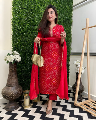 StyleDeal Women Kurti Pyjama Dupatta Set