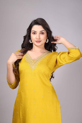 HKFASHIONS Women Kurta Pyjama Set