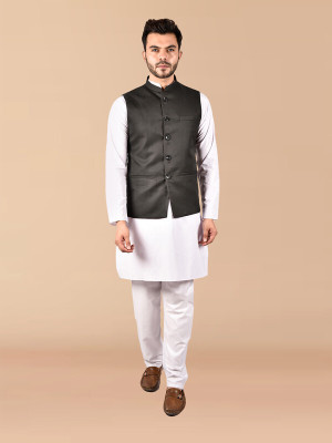Svatantra Men Kurta Pyjama Ethnic Jacket Set