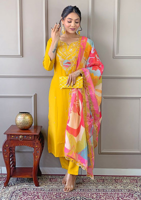 PILUDI Embroidered Kurta, Salwar & Dupatta Set