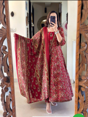 Deal Shpere Women Kurti Pant Dupatta Set