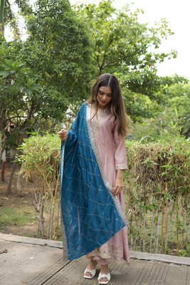 MOKOSH Women Kurta Pant Dupatta Set