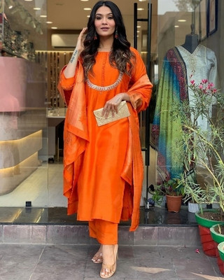LOOKMARK Women Kurta Pant Dupatta Set