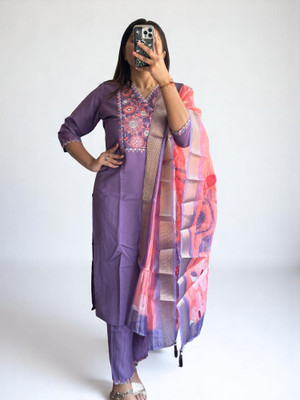 GUFRINA Women Kurti Pant Dupatta Set