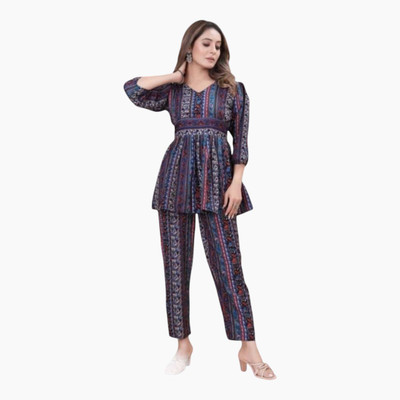 nishaaapex Women Crop Top Pant Set