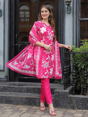ARADHNA Women Kurti Pant Dupatta Set