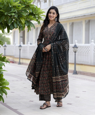 Gulmohar Jaipur Women Kurta Pant Attached Dupatta Set