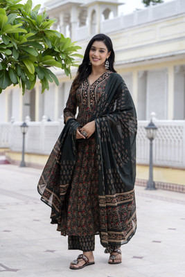 Gulmohar Jaipur Women Kurta Pant Attached Dupatta Set
