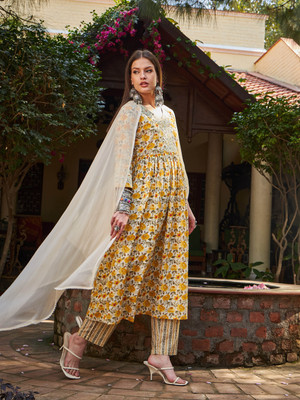 Shae by SASSAFRAS Women Kurta Pant Dupatta Set