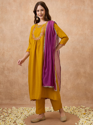 Globus Women Kurta Pant Dupatta Set