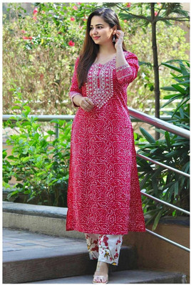 The Loomcraft Women Kurti Pant Set