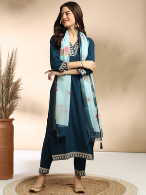SANT FABS Women Kurta Pant Attached Dupatta Set