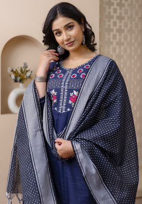 AUZAAI COLLECTION Women Kurta Pant Dupatta Set