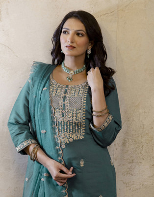 Skylee Women Kurta Pant Dupatta Set