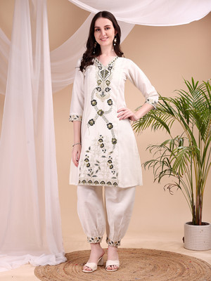 Hirvanti Fashion Women Kurta Pant Set