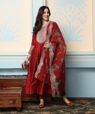 Ishin Women Kurta Pant Set