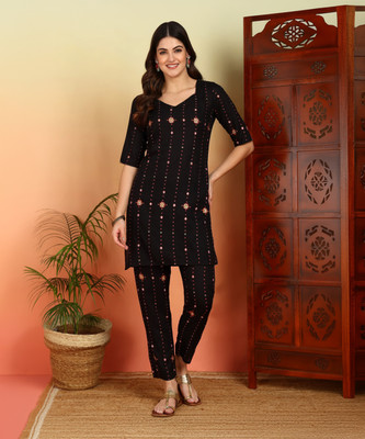Lamba Creations Women Kurti Pant Set