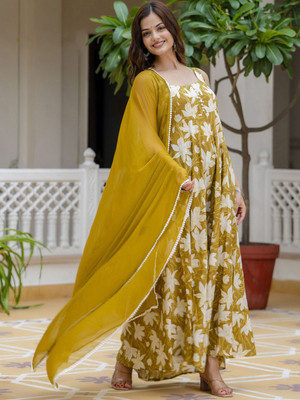 Vastranikhar Women Kurta Dupatta Set