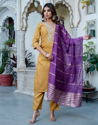 Skylee Women Kurta Pant Dupatta Set