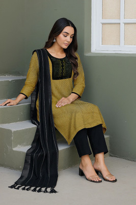 Zargnut Attire Women Kurti Pant Dupatta Set