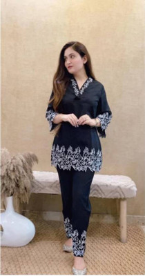 Vastrakaya Women Ethnic Top Pant Set