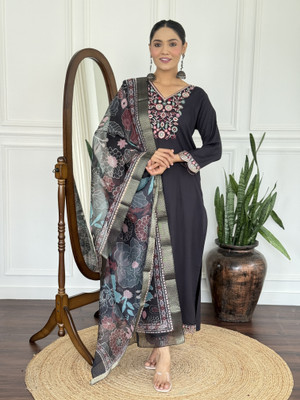 PILUDI HOUSE Embroidered Kurta, Salwar & Dupatta Set