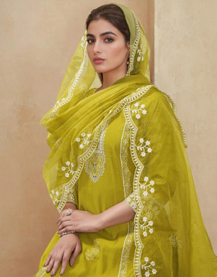 Skylee Women Kurta Pant Dupatta Set