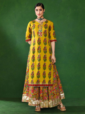 Jaipur Kurti Women Kurti Skirt Set