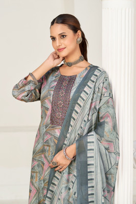 Larqi Women Kurta Pant Dupatta Set