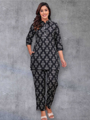 Gora Laxmi Women Kurta Pyjama Set