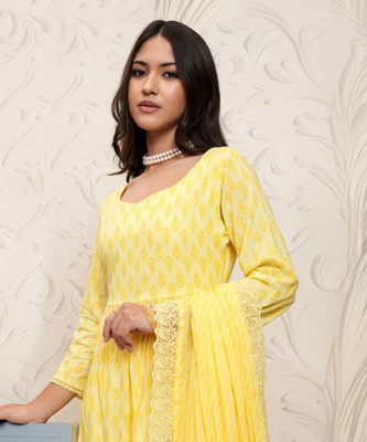 Vishudh Women Kurta Pant Attached Dupatta Set