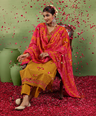 LIBAS Women Kurta Pant Dupatta Set