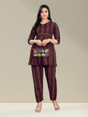 nishaaapex Women Crop Top Pant Set