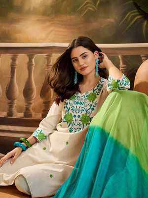 Sangria Women Kurta Pant Set