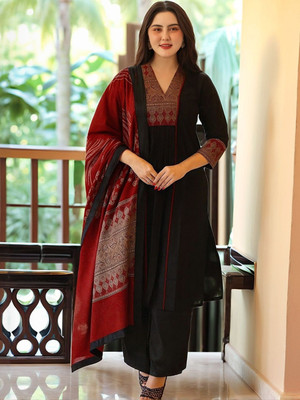Gosriki Women Kurti Pant Dupatta Set