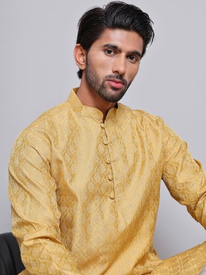 Jompers Men Woven Design Straight Kurta(Gold)