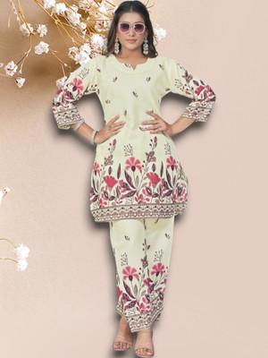 EverEthnic Women Kurta Pant Set