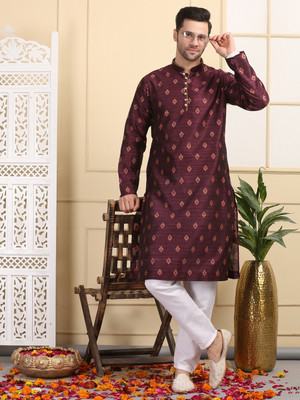 Larwa Men Kurta Pyjama Set