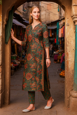 LOOKMARK Women Kurti Pant Set