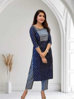 Zaneta Women Kurta Pyjama Set