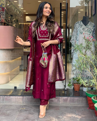 AMARFORMATION Women Kurti Pant Dupatta Set