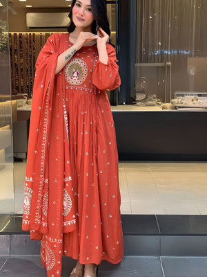 anushansa Women Kurta Pant Dupatta Set