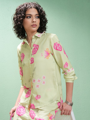 Vishudh Women Crop Top Pant Set